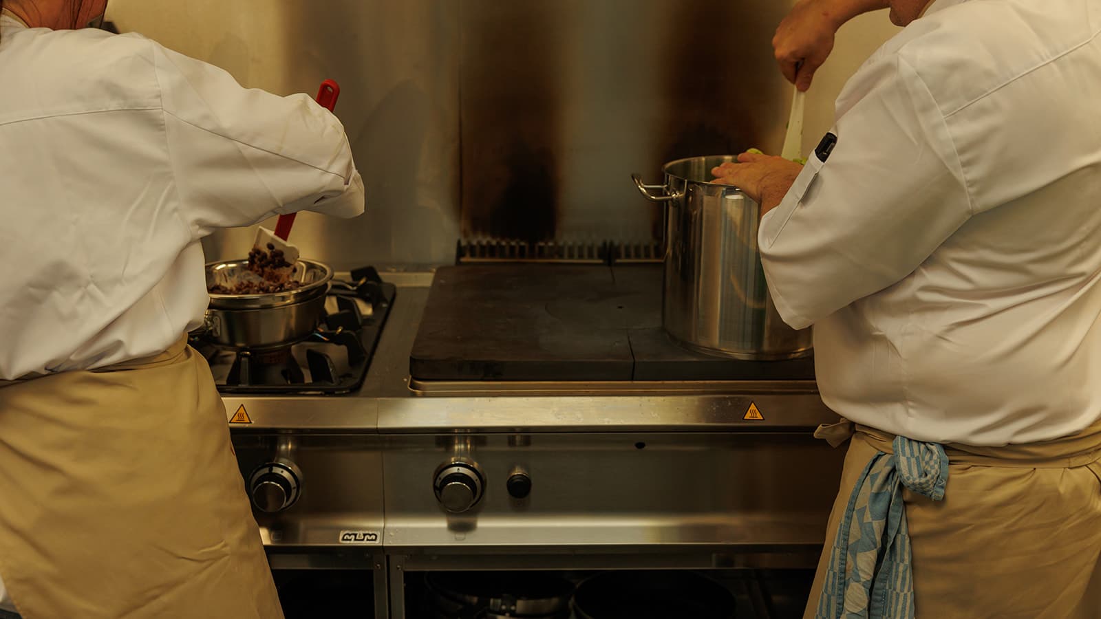 La cuisine du Bambois en plein service